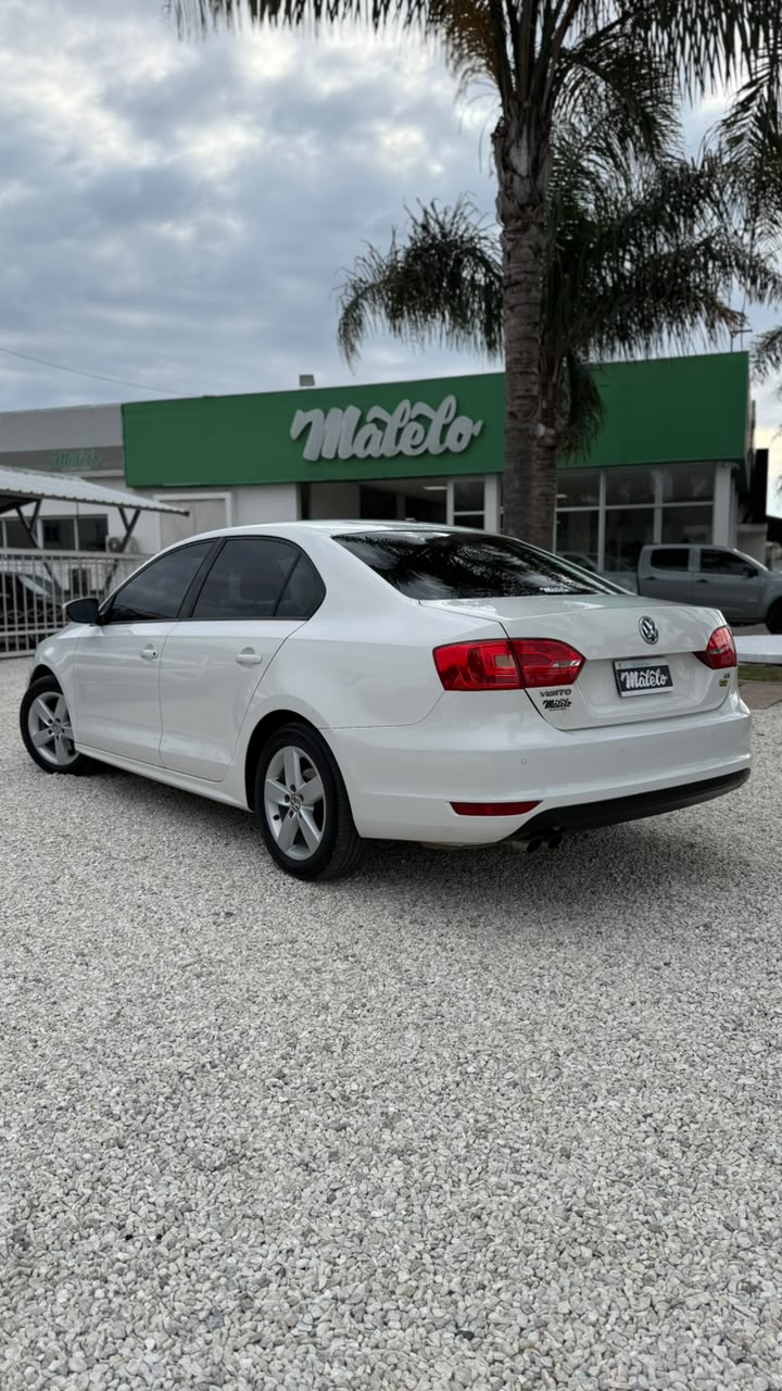 VOLKSWAGEN - VENTO   2.5   CON GNC  - AUTOMÁTICA    - 2012